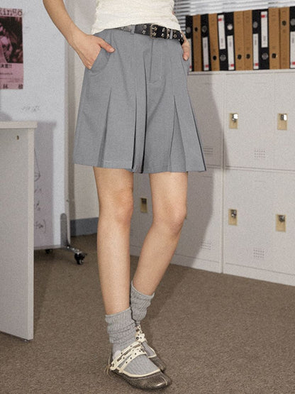 Simple Versatile Pleated Shorts