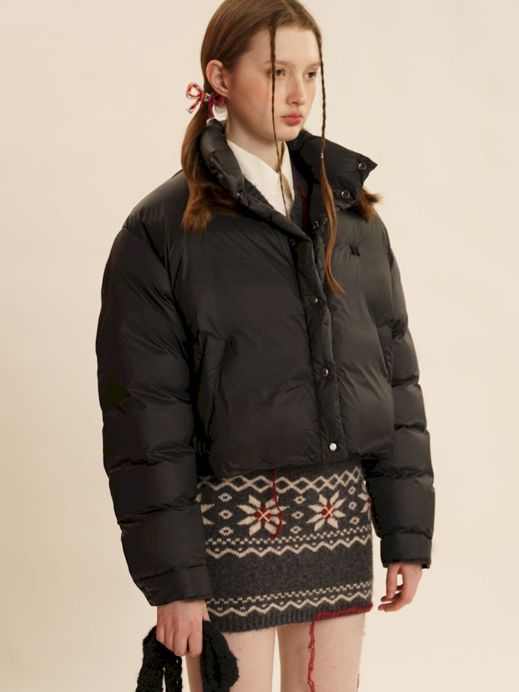 Thermal three-dimensional short down jacket