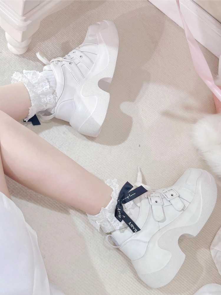 Casual platform sneakers