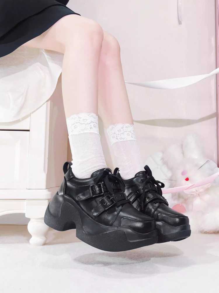 Casual platform sneakers