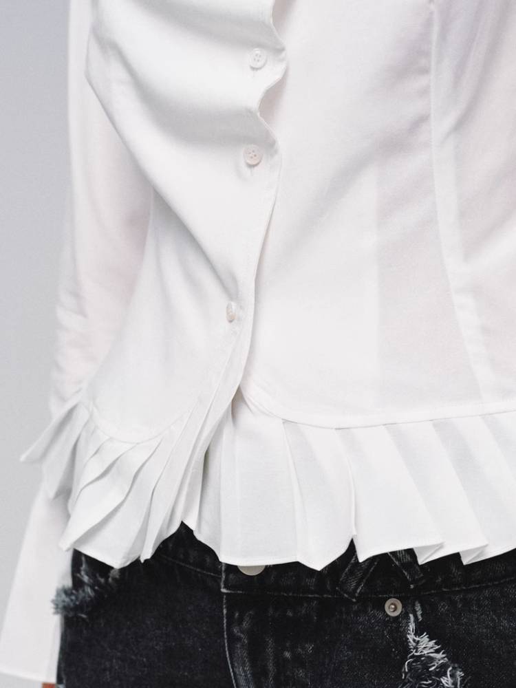 Pleated lace shirt