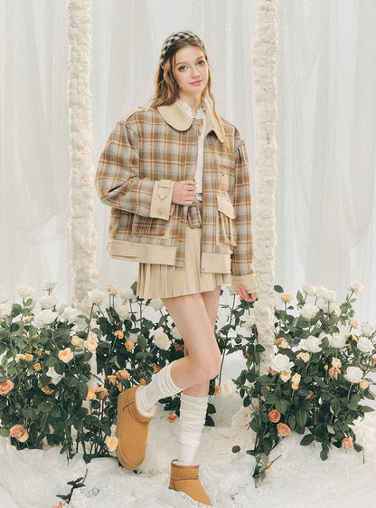 Checked wool coat and versatile pleated skirt set