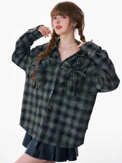 Loose plaid shirt