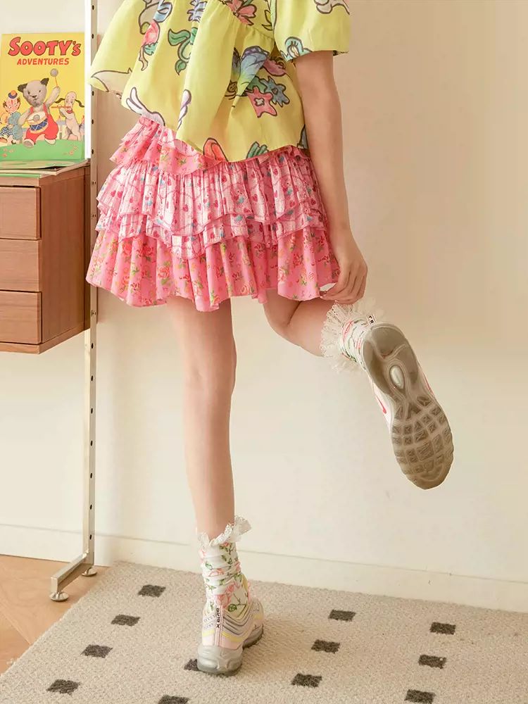 Flower layered short skirt