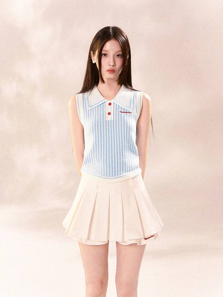 Polo knit short sleeves and pleated skirt