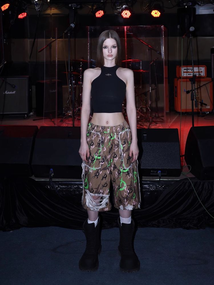 Moon camouflage cropped pants