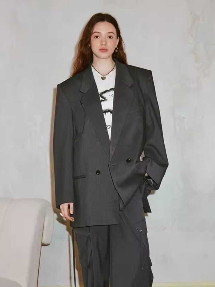 V-neck silhouette suit