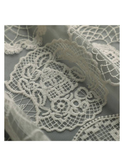 Lace embroidery apron