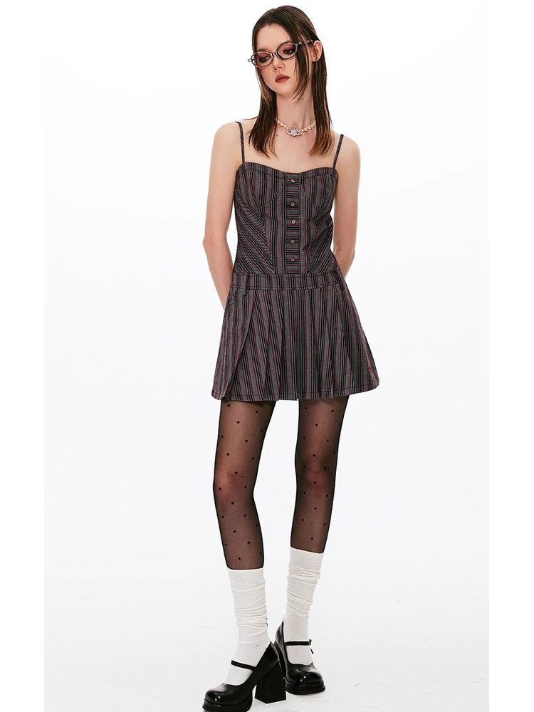 College style suspender skirt