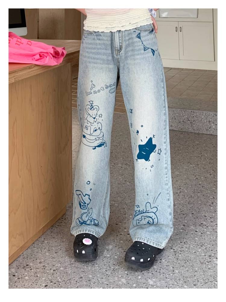 Loose straight jeans