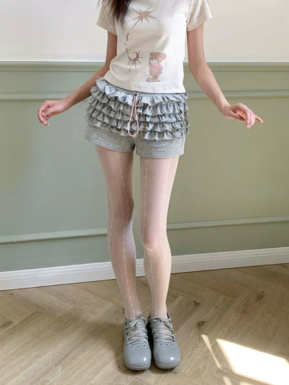 Pleated low waist shorts