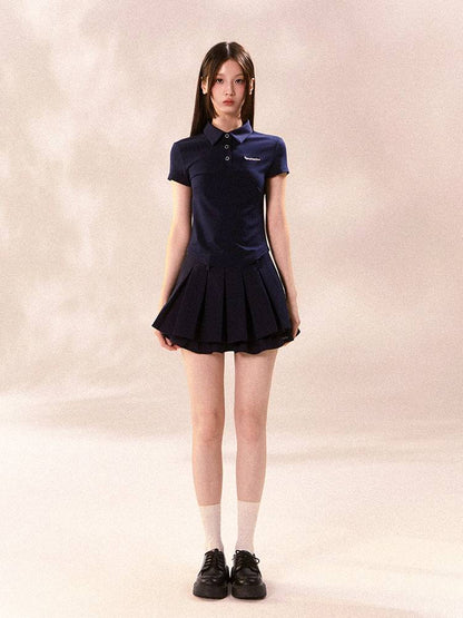 Short sleeve polo shirt and pleated skirt