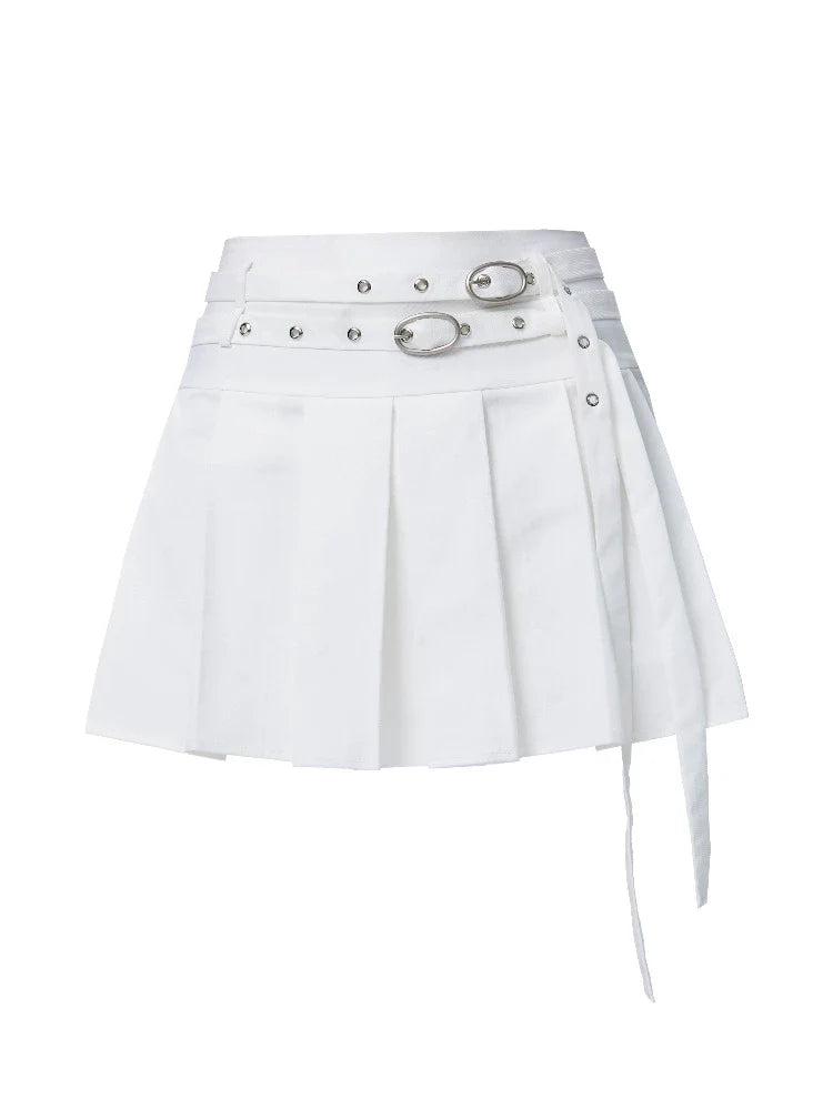 College style white pleated skirt