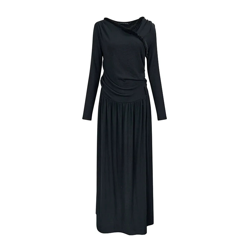 Structured V-neck pleated maxi dress