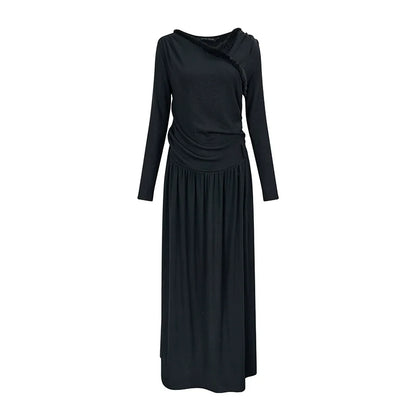 Structured V-neck pleated maxi dress