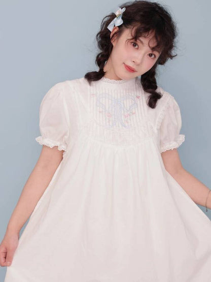 Antique girly pleated embroidery white dress