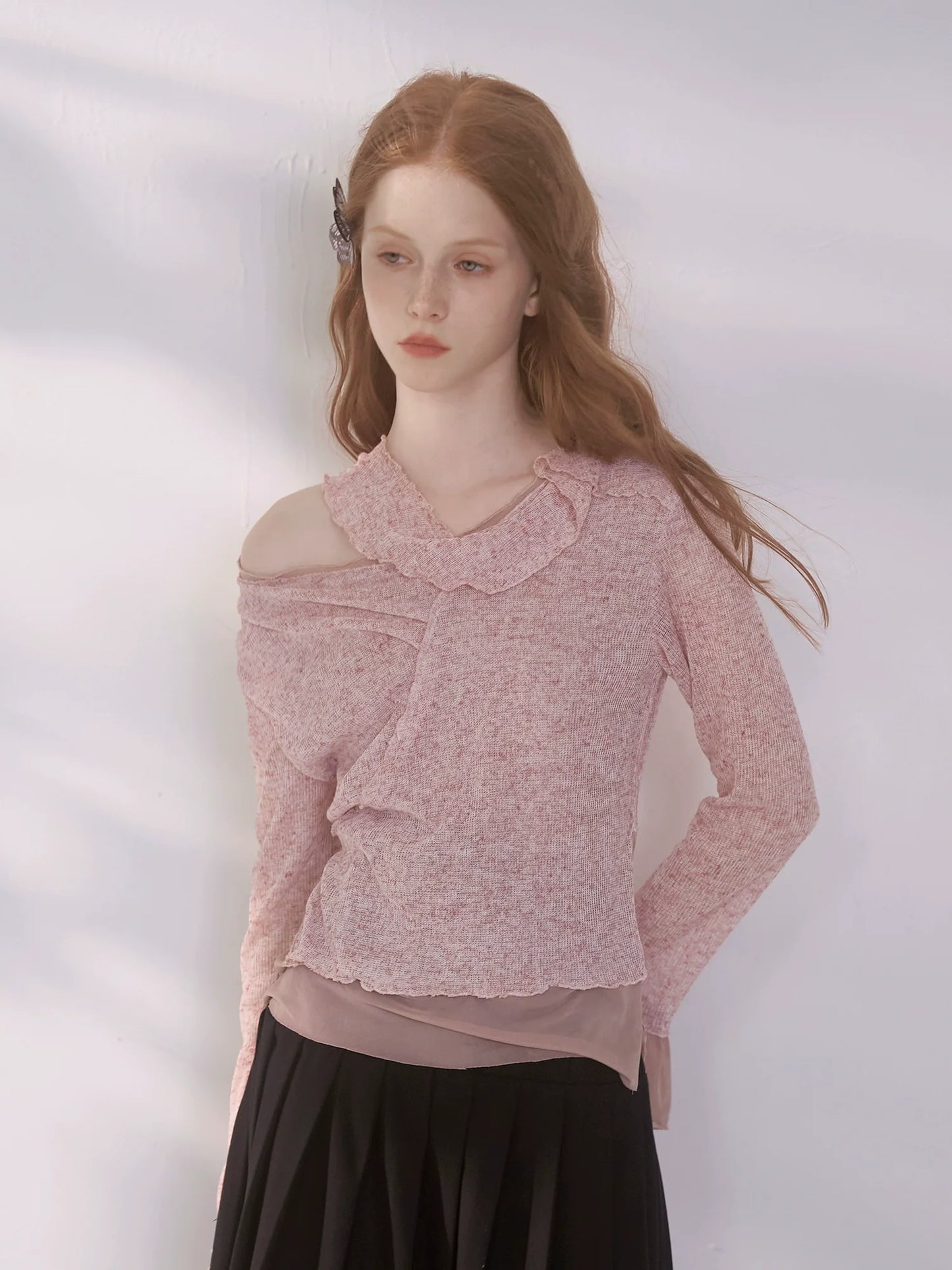 Cut-out stitching wool knit tops