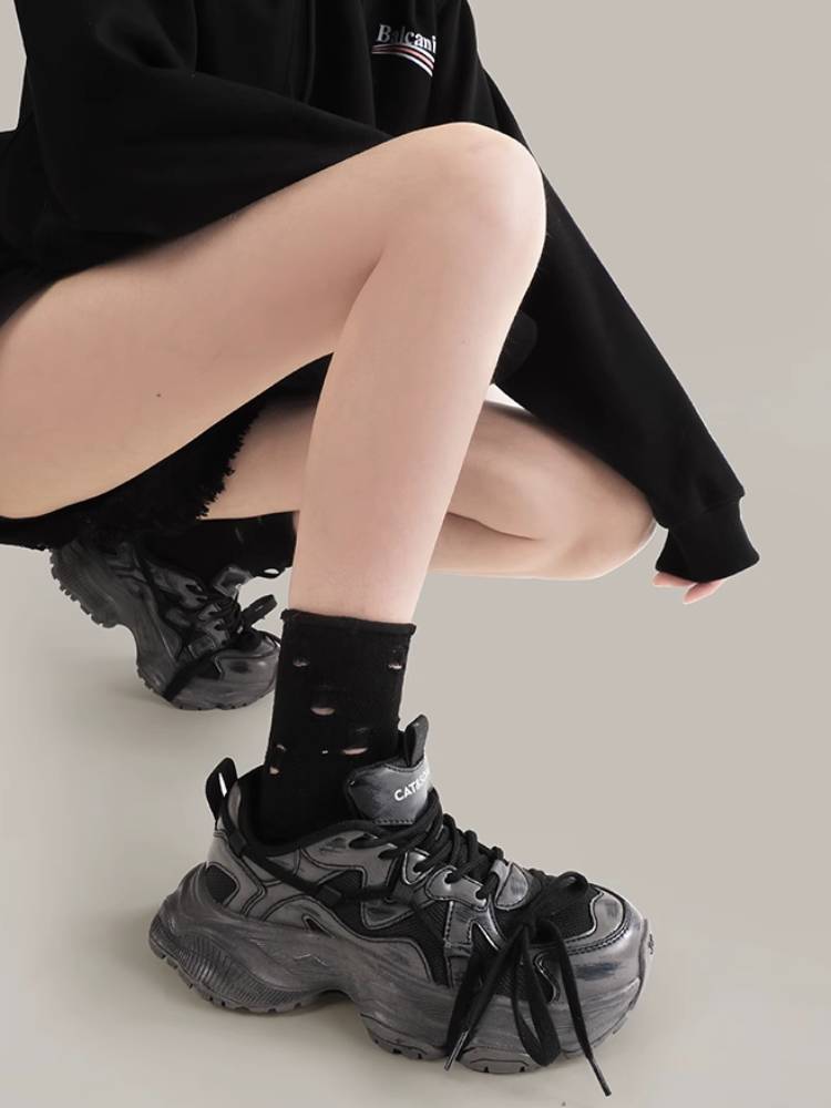 Platform sports shoes