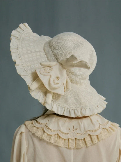 Embroidered pleated hat