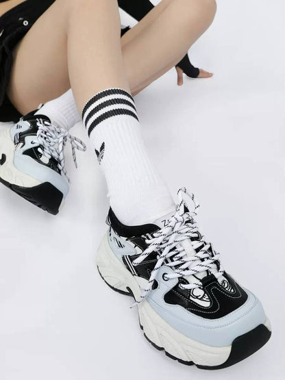 Casual sports shoes