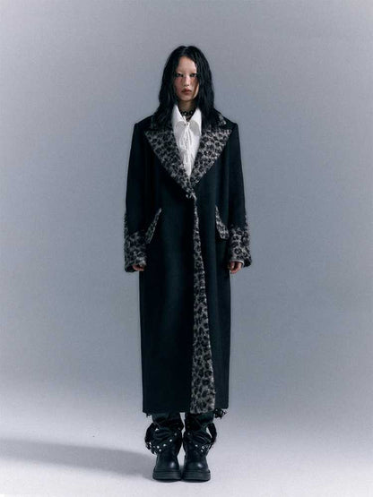 Shoulder pad wool coat