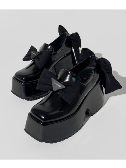 Removable bow tie shoes