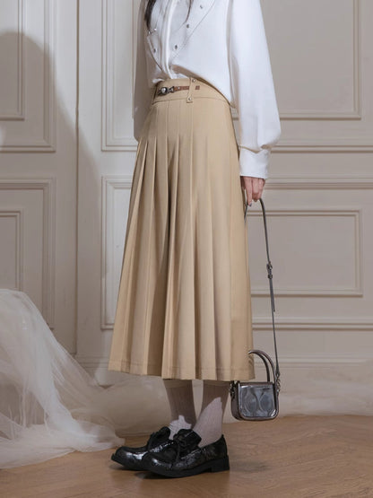 Pleated long skirt