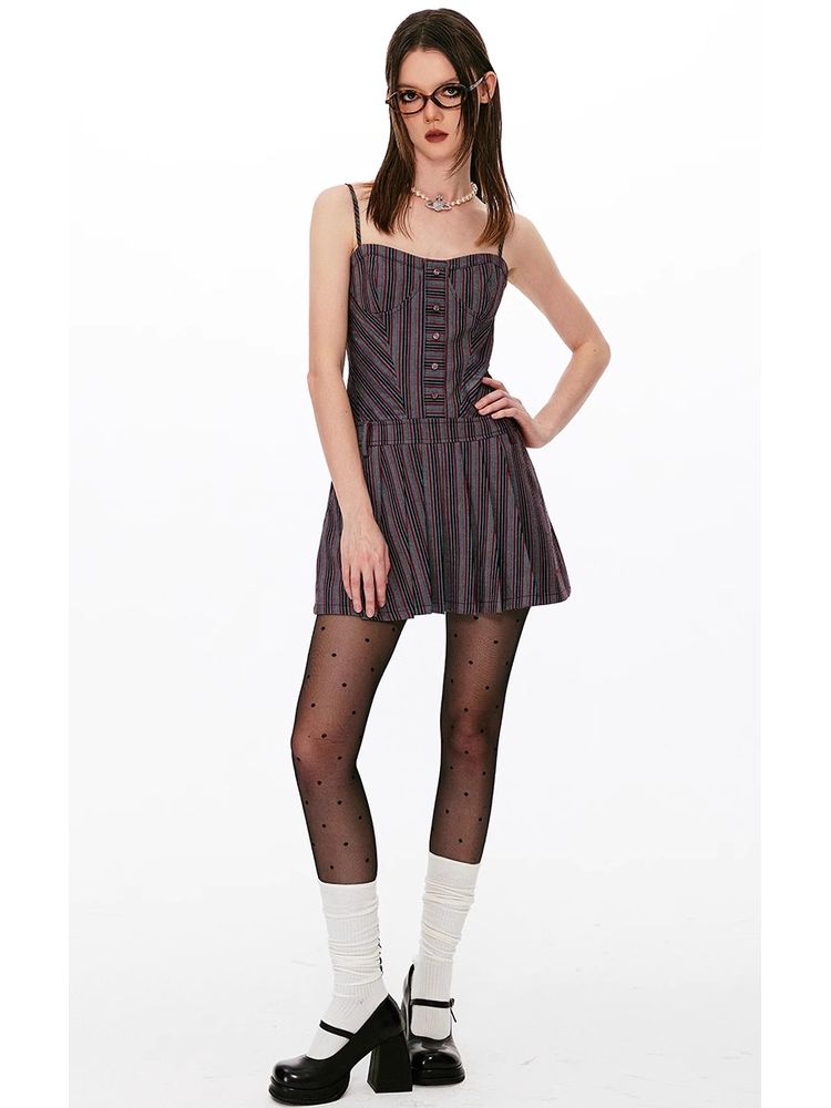 College style suspender skirt