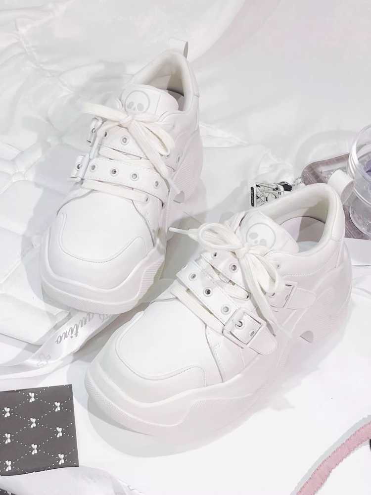 Casual platform sneakers