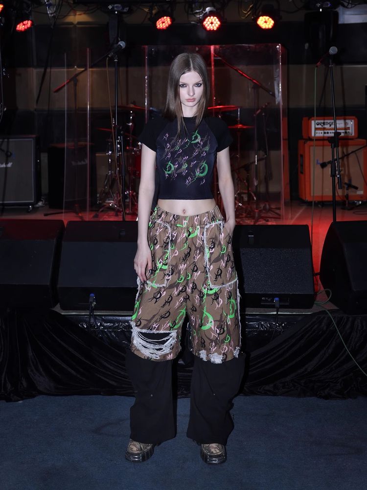 Moon camouflage cropped pants