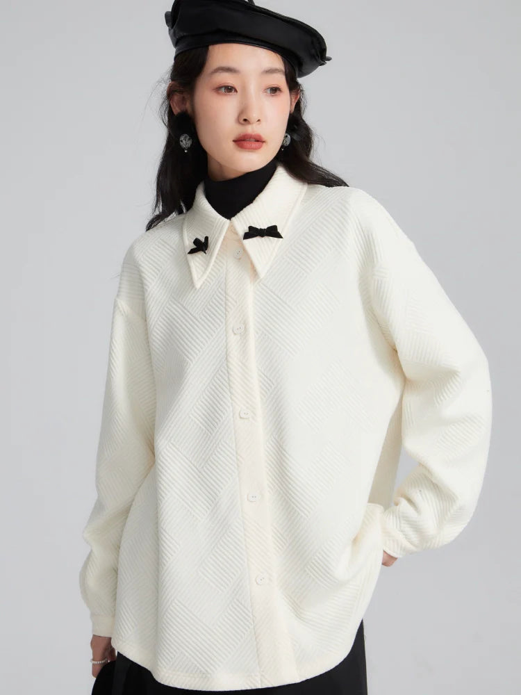 Contrasting bow Pre-Fall texture shirt