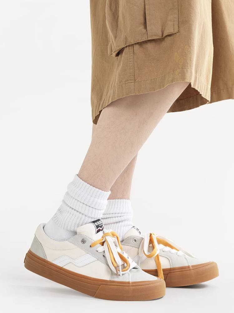 Casual canvas shoes