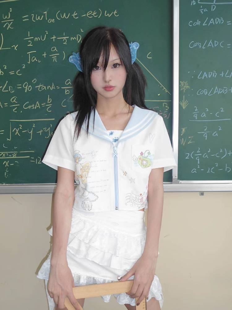 Short-sleeved sailor uniform