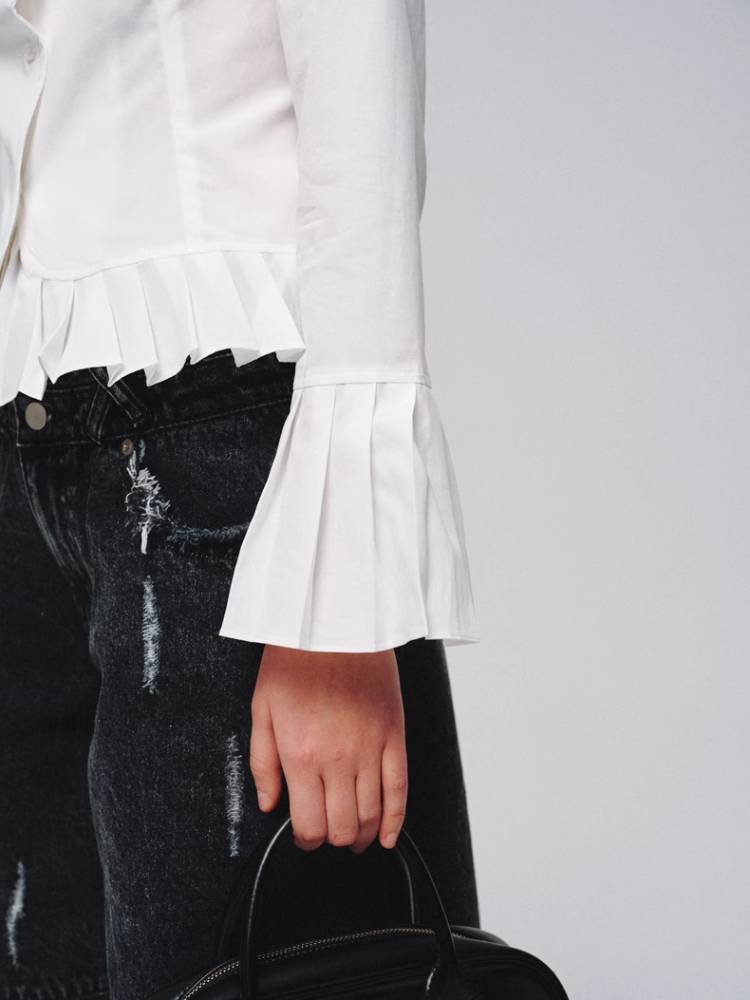 Pleated lace shirt