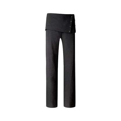 Strickhose mit Schlitz, die die Hüfte bedeckt