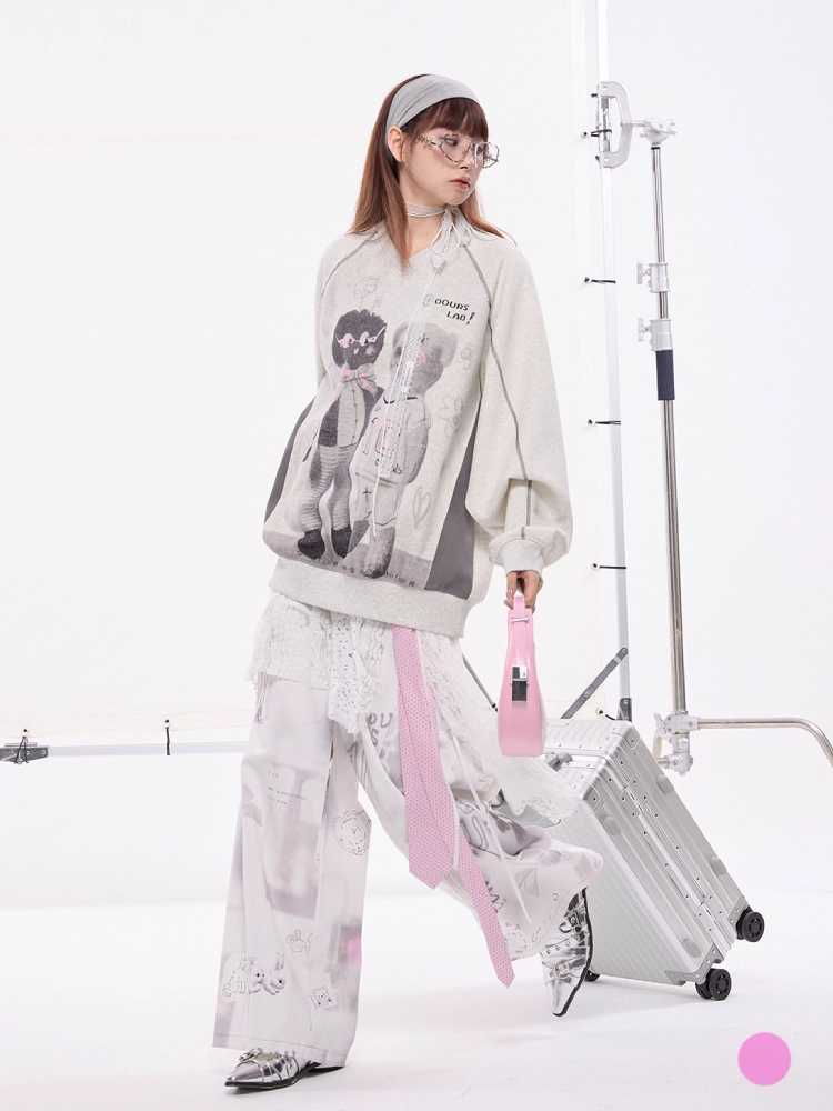 Oversized loose bear print top and bat curtain