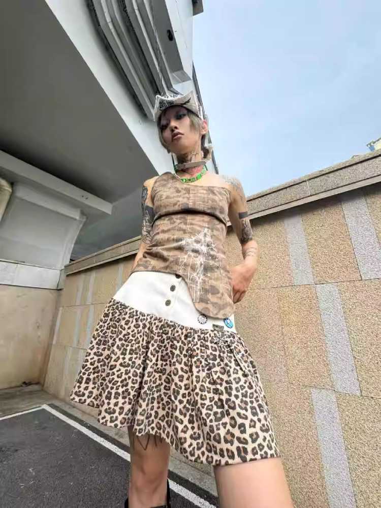 Leopard print low waist short skirt