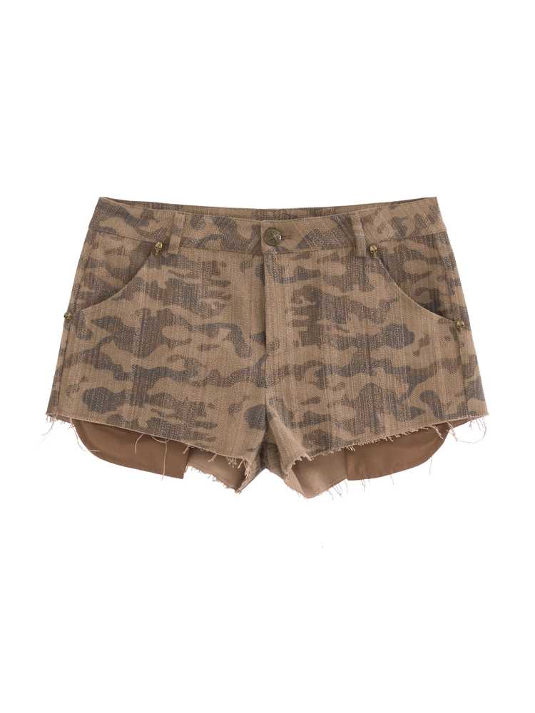 Camouflage low rise shorts