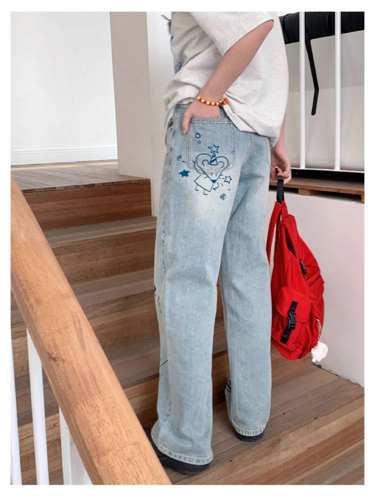 Loose straight jeans