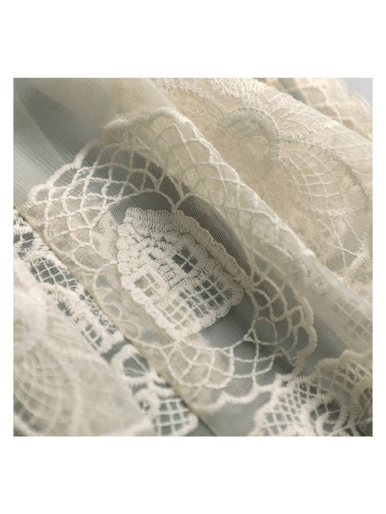 Lace embroidery apron