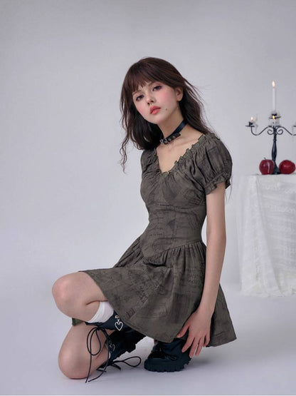 Cool V-neck pleated dress