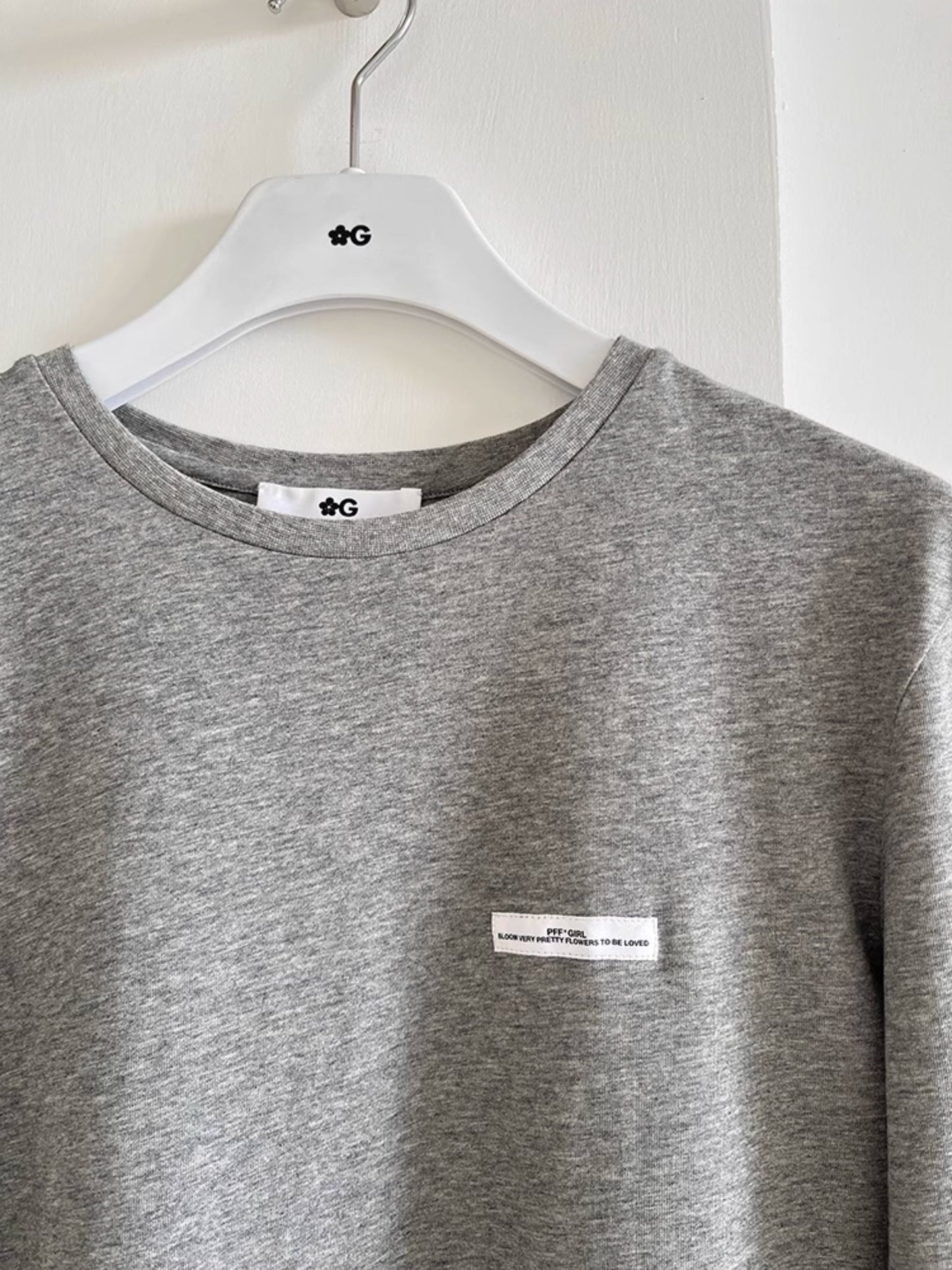 Gray long sleeve cotton T-shirt