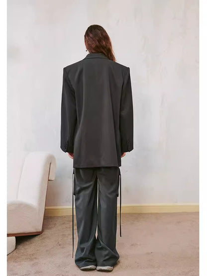 V-neck silhouette suit