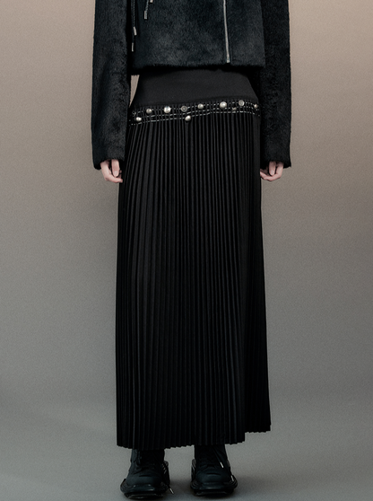 high-waisted pleated skirt