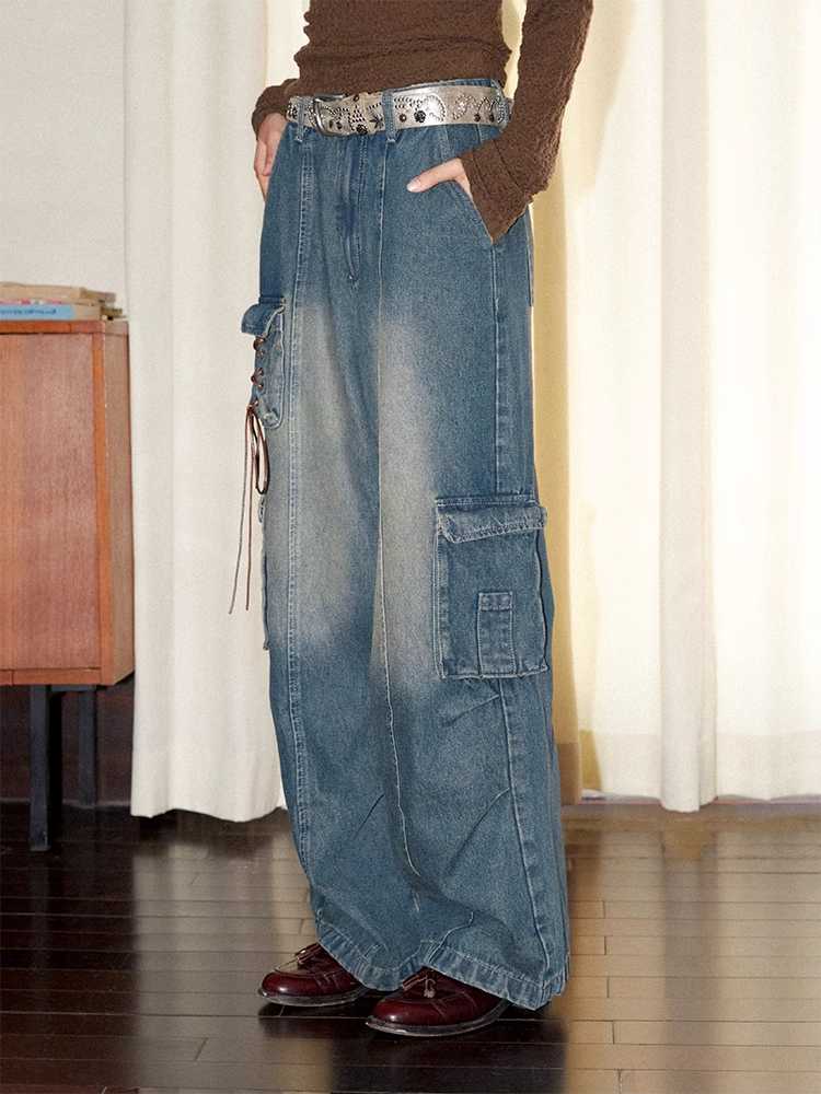 Low waist wide leg jeans