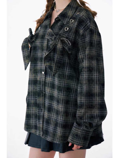 Loose plaid shirt