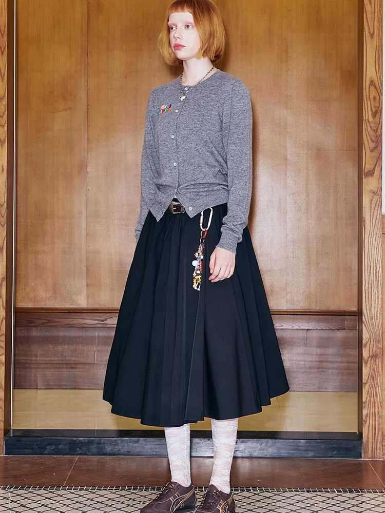 Loose umbrella skirt