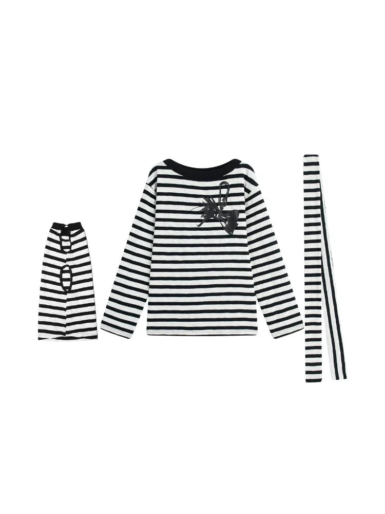 Striped casual T-shirt (with scarf) + striped socks