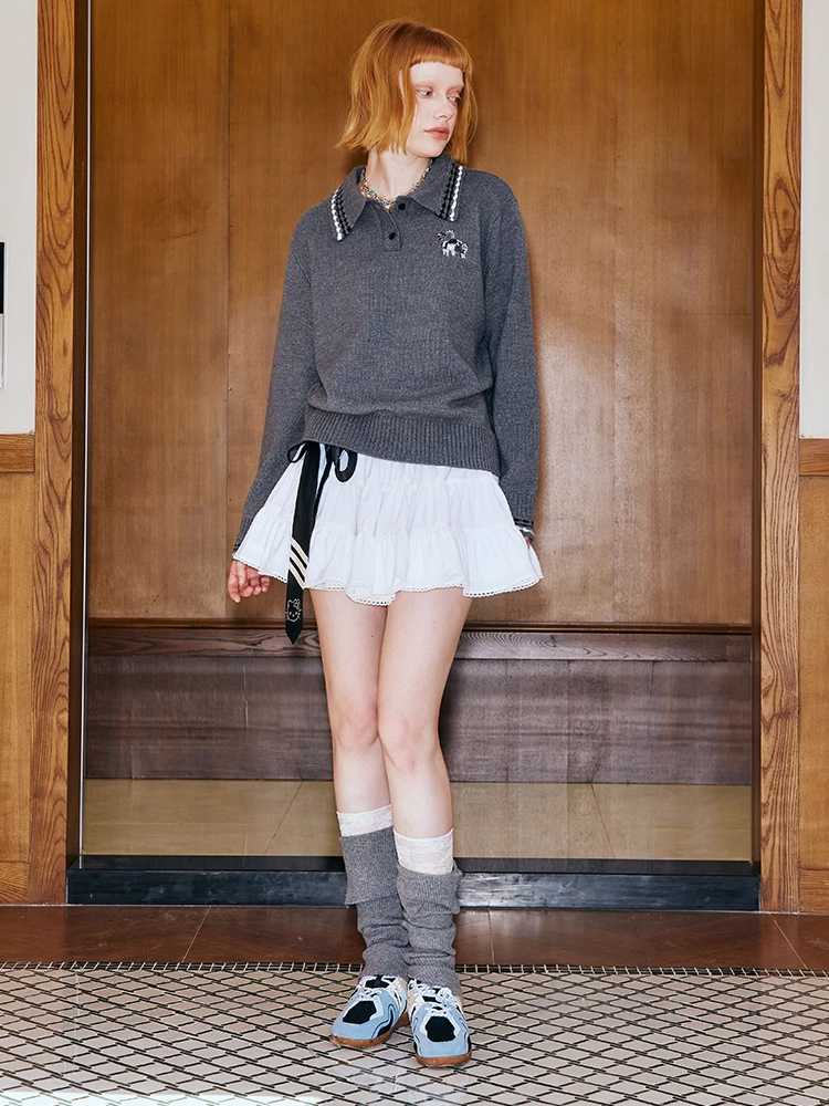 Embroidered knit sweater