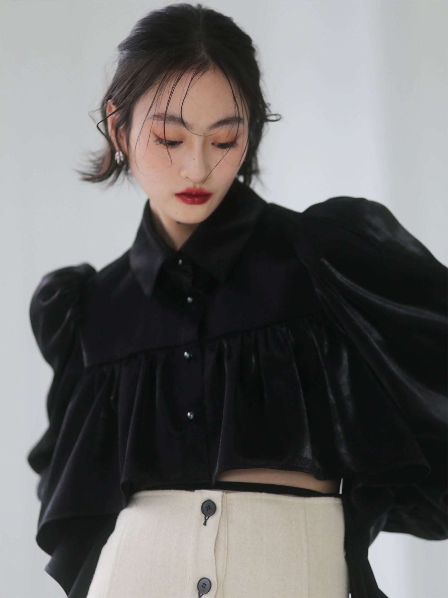 Waist ruffles long-sleeved short shirt